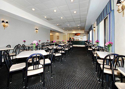Quality Inn Executive Center Greenville Restaurant photo